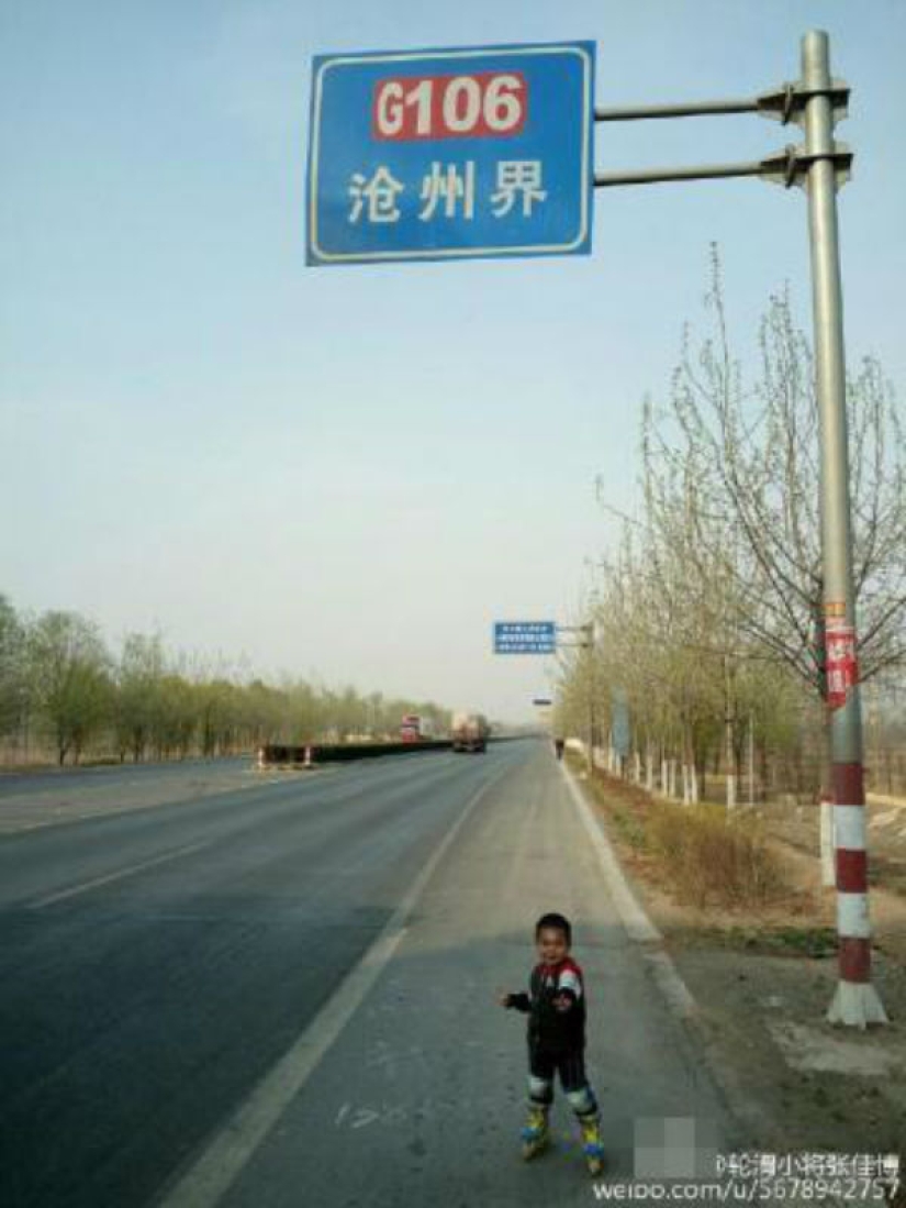 Education in Chinese: a 4-year-old boy traveled more than 500 kilometers on roller skates