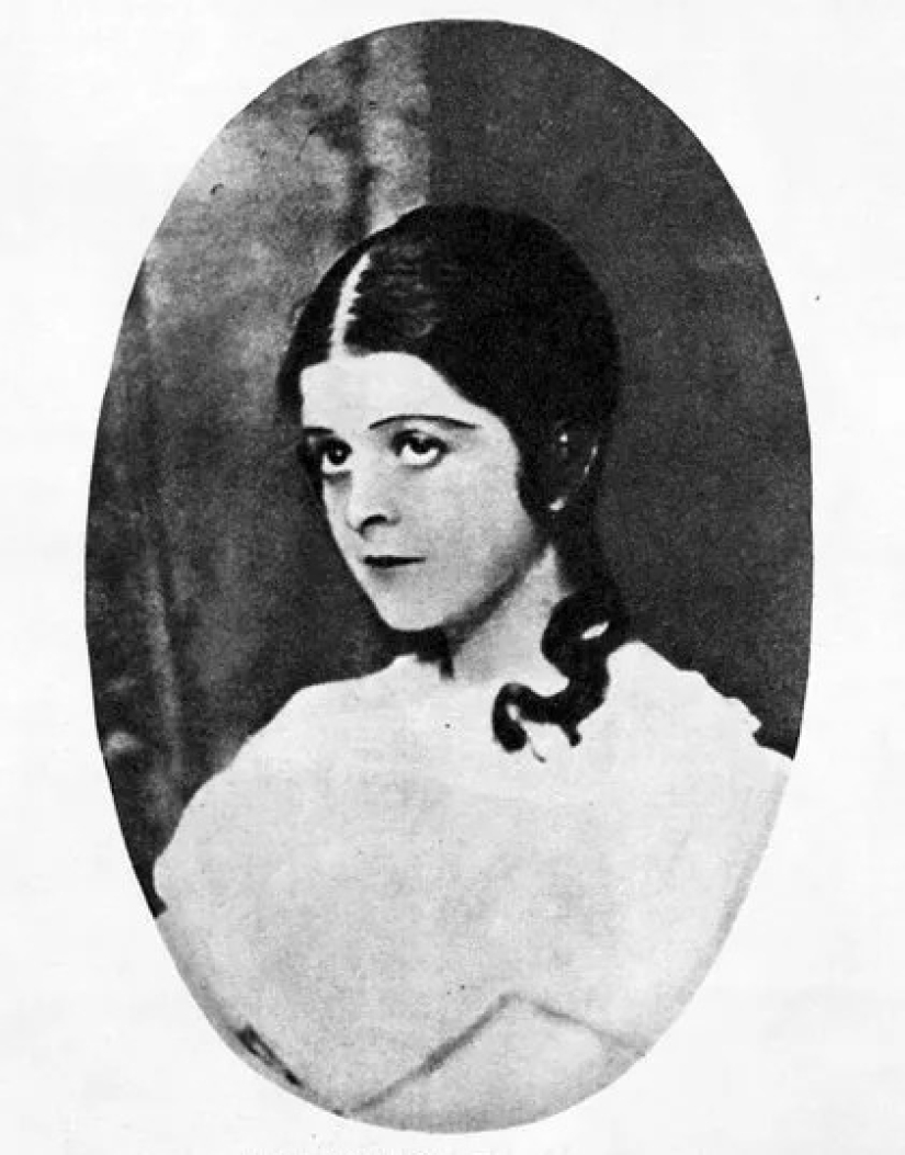 "El amor en forma femenina" por Marina Tsvetaeva. ¿Qué tipo de relación tenía el poeta con la actriz Sophia Golliday?