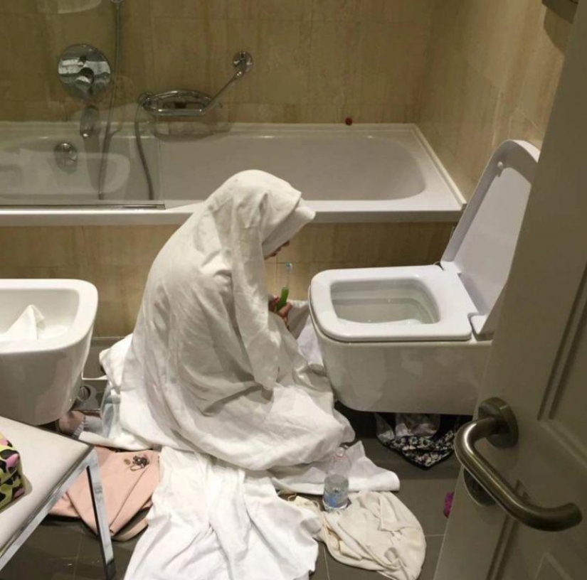 El Británico resaca en las fotos enviadas en una muy inusual competencia