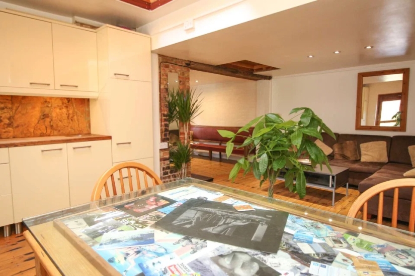 El británico se rompió la columna vertebral y ahora está vendiendo su casa con un parque de patinaje dentro