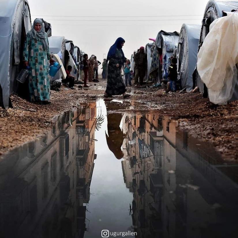 El contraste entre los dos mundos en los que vivimos El contraste entre los dos mundos en los que vivimos