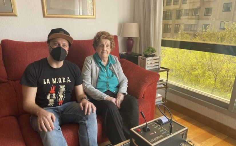 El español inventó el "telegrama analógico" para su querida abuela» El español inventó el "telegrama analógico" para su querida abuela»