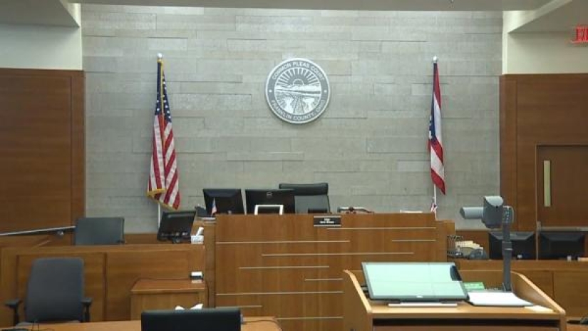 El estadounidense resultó herido debido a las zapatillas de su esposa y la demandó El estadounidense resultó herido debido a las zapatillas de su esposa y la demandó