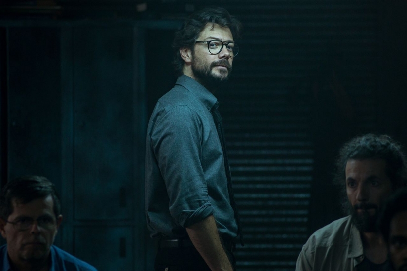 El fenómeno de la "Casa de papel" : cómo una serie de televisión española conquistó repentinamente el mundo entero