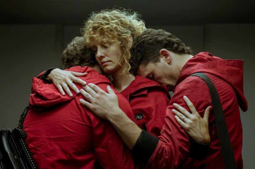El fenómeno de la "Casa de papel" : cómo una serie de televisión española conquistó repentinamente el mundo entero