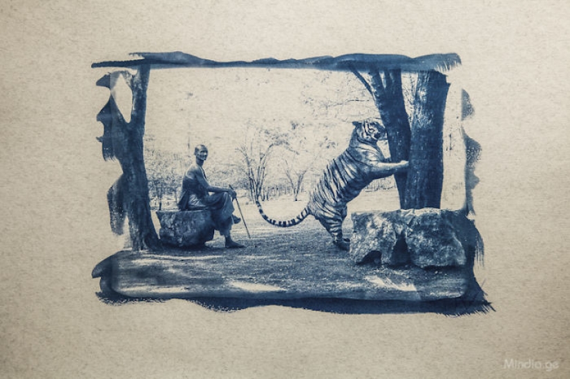 El fotógrafo georgiano utiliza un método único para imprimir sus fotografías.