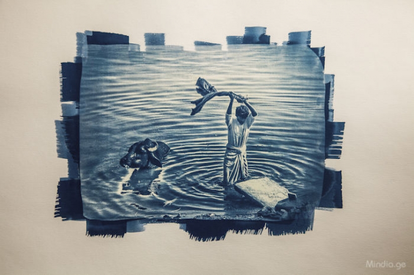 El fotógrafo georgiano utiliza un método único para imprimir sus fotografías.