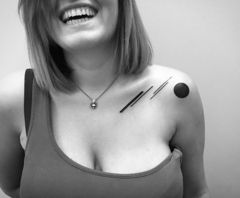 El genio de la simplicidad pura: Tatuaje basado en pinturas de Malevich del maestro de Moscú El genio de la simplicidad pura: Tatuaje basado en pinturas de Malevich del maestro de Moscú