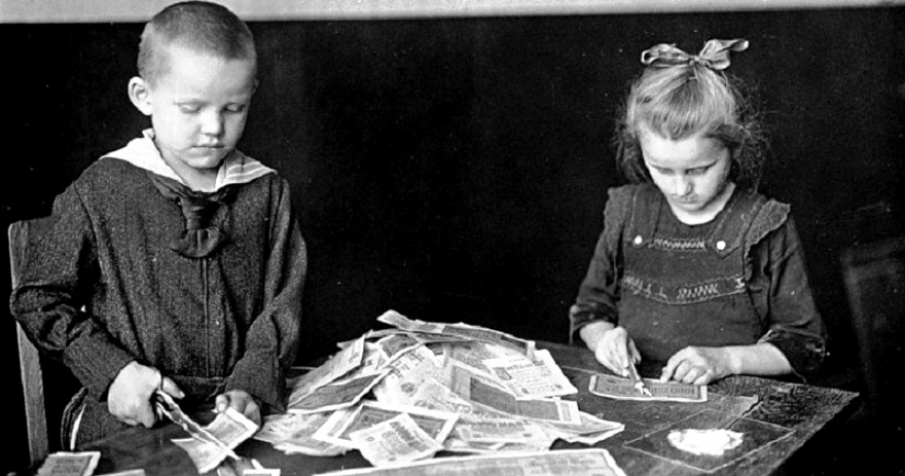 El país de los multimillonarios pobres: cómo la inflación llevó a los alemanes a los clubes de striptease El país de los multimillonarios pobres: cómo la inflación llevó a los alemanes a los clubes de striptease