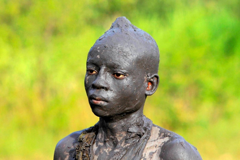 El ritual de la circuncisión: cómo se vuelven los hombres en Kenia