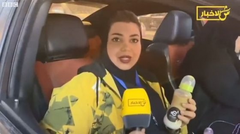 El sabor de la infancia: el café de Oriente medio y sirve bebidas en botellas con pezones El sabor de la infancia: el café de Oriente medio y sirve bebidas en botellas con pezones