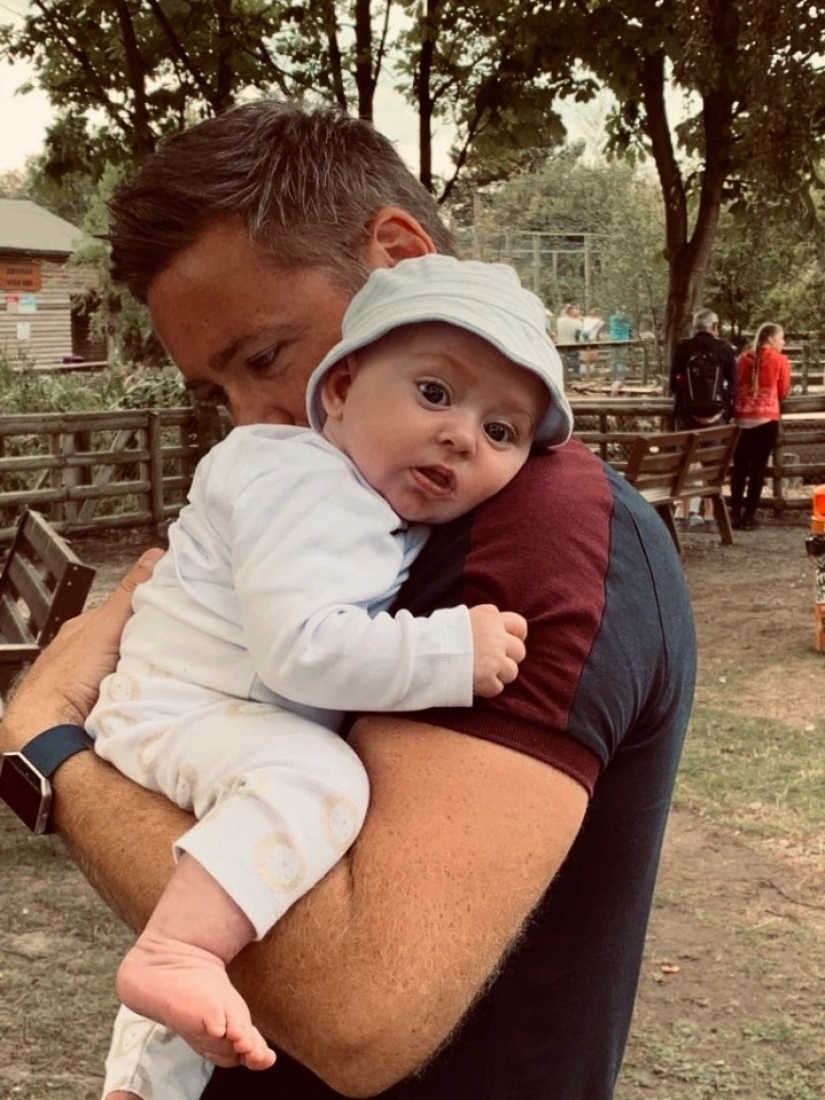 "El Señor de los Sueños" : un hombre británico con habilidades increíbles ayuda a los bebés inquietos a quedarse dormidos