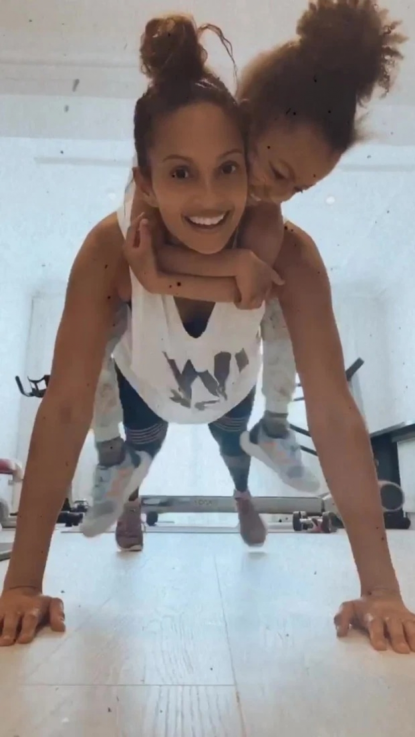 En el sofá no ser perezoso de carga de ser!. La casa de ejercicios junto con el famoso bellezas