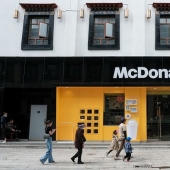 En el Tíbet, se abrió un McDonald's a una altitud de 3700 m sobre el nivel del mar