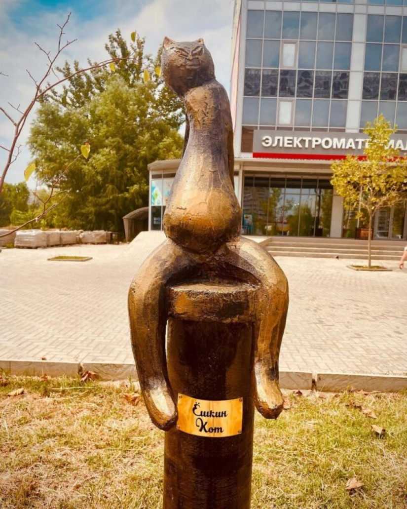 En Krasnodar, uno de los callejones de la ciudad fue capturado por esculturas de palabrotas y unidades fraseológicas En Krasnodar, uno de los callejones de la ciudad fue capturado por esculturas de palabrotas y unidades fraseológicas