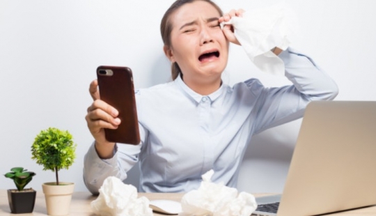 En las bodas en China la madre del novio aprendido en la novia de su hija perdida En las bodas en China la madre del novio aprendido en la novia de su hija perdida