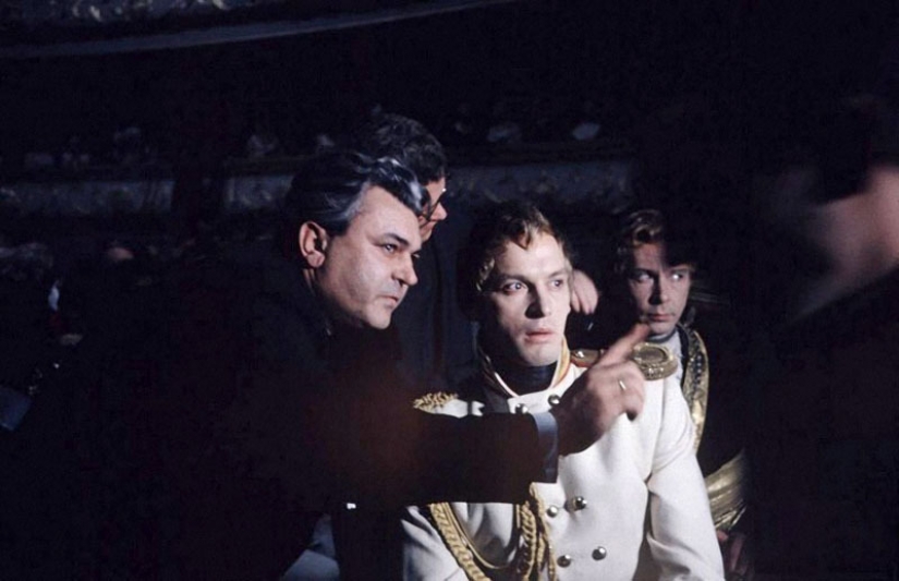 En los conjuntos de populares películas Soviéticas En los conjuntos de populares películas Soviéticas