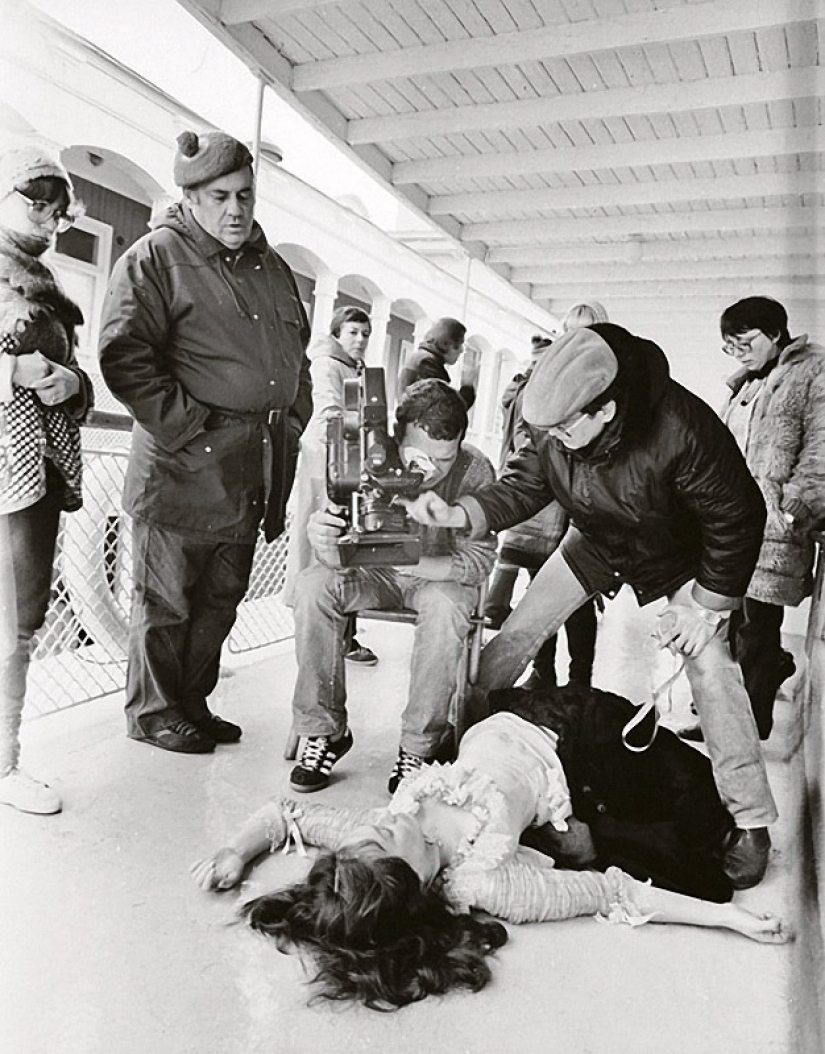 En los conjuntos de populares películas Soviéticas En los conjuntos de populares películas Soviéticas