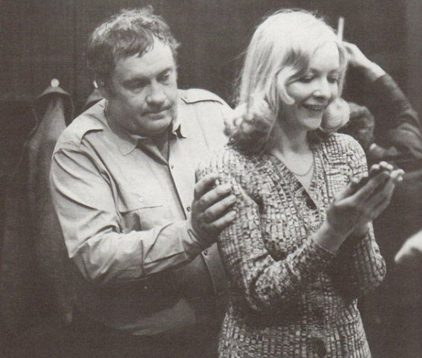 En los conjuntos de populares películas Soviéticas En los conjuntos de populares películas Soviéticas