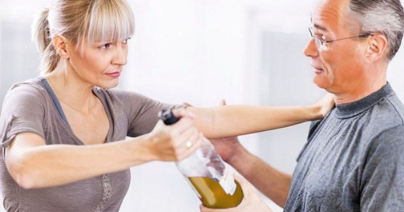 En los EE.UU., van a dar a los alcohólicos un trasplante de heces para deshacerse de su adicción