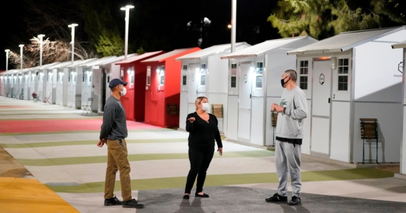En Los Ángeles, había un bonito pueblo para personas sin hogar En Los Ángeles, había un bonito pueblo para personas sin hogar