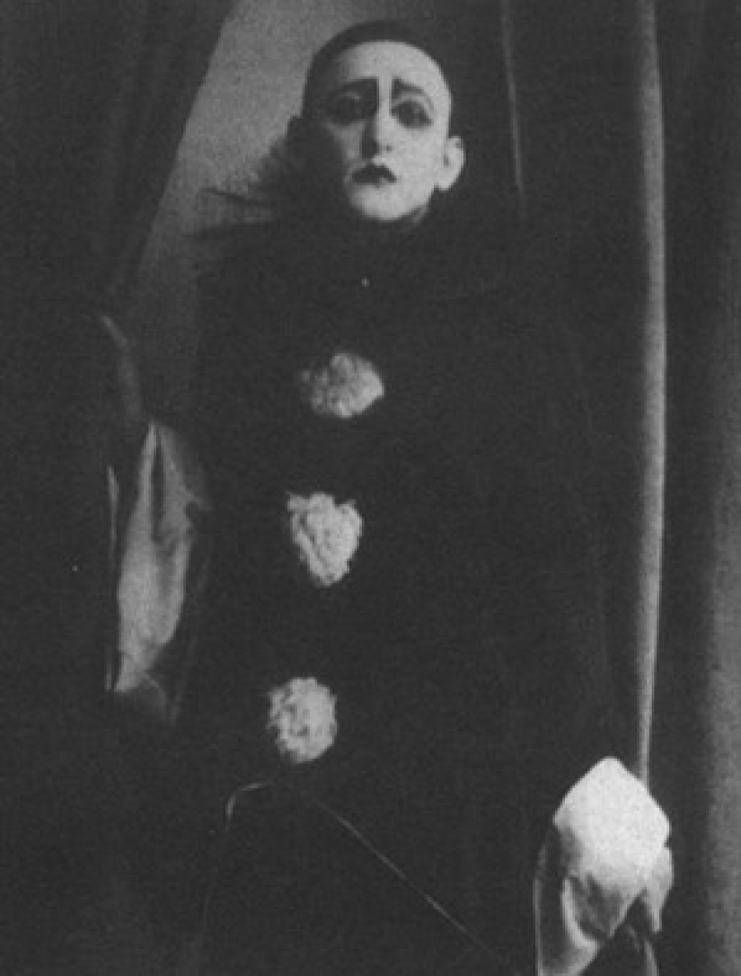 En plátano-limón Singapur: la vida y el amor de Alexander Vertinsky En plátano-limón Singapur: la vida y el amor de Alexander Vertinsky