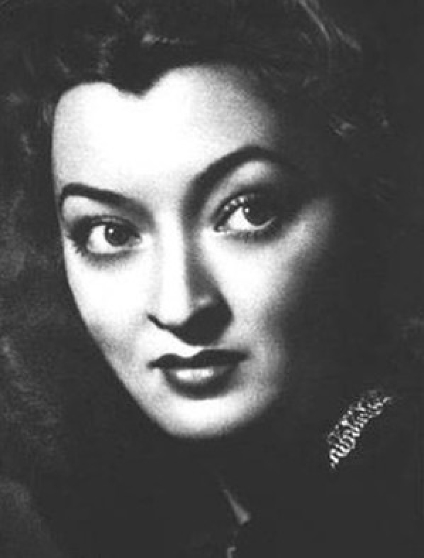 En plátano-limón Singapur: la vida y el amor de Alexander Vertinsky En plátano-limón Singapur: la vida y el amor de Alexander Vertinsky