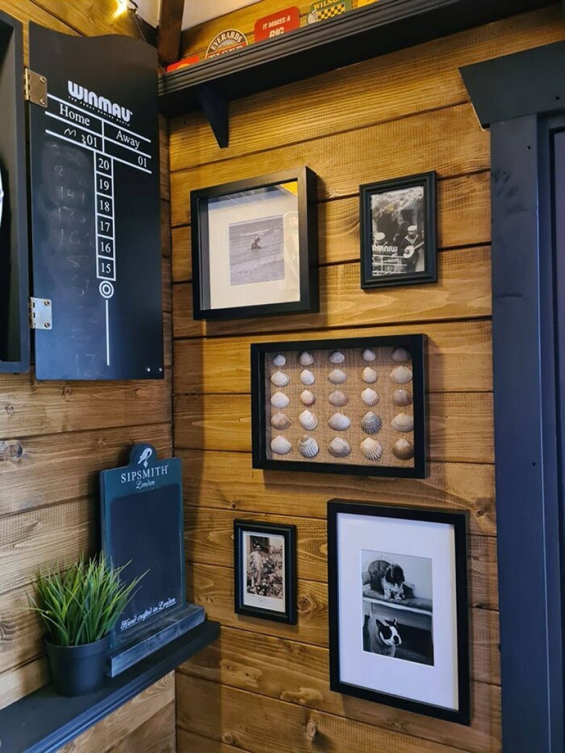 English wife quarantined themselves built the pub in your own backyard English wife quarantined themselves built the pub in your own backyard