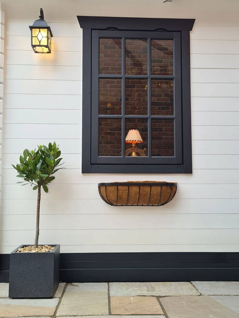 English wife quarantined themselves built the pub in your own backyard English wife quarantined themselves built the pub in your own backyard