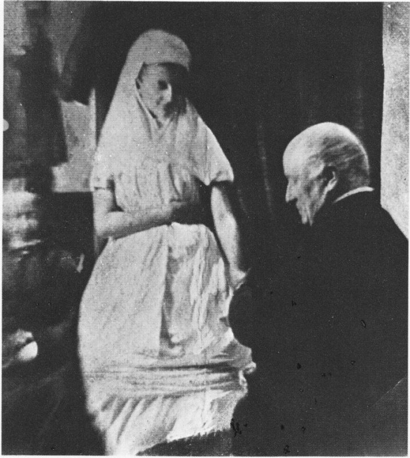 Entre Mundos: La Historia de Florence Cook, la Mujer que Habló con Fantasmas