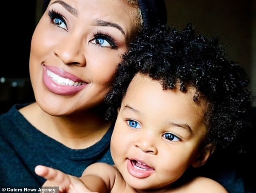 Esta mujer americana y su pequeño hijo conquistaron Internet con sus ojos inusuales