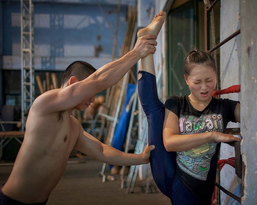 Estar en el personaje: La dura vida cotidiana de los artistas de circo vietnamitas