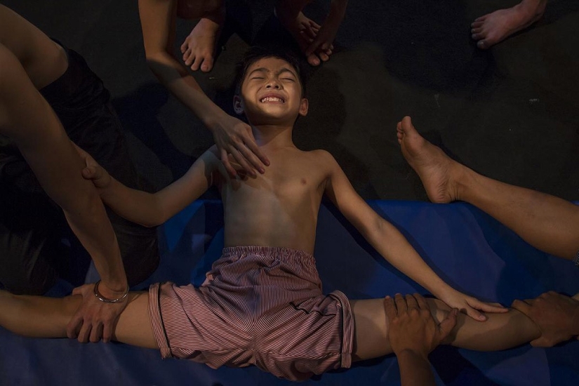 Estar en el personaje: La dura vida cotidiana de los artistas de circo vietnamitas