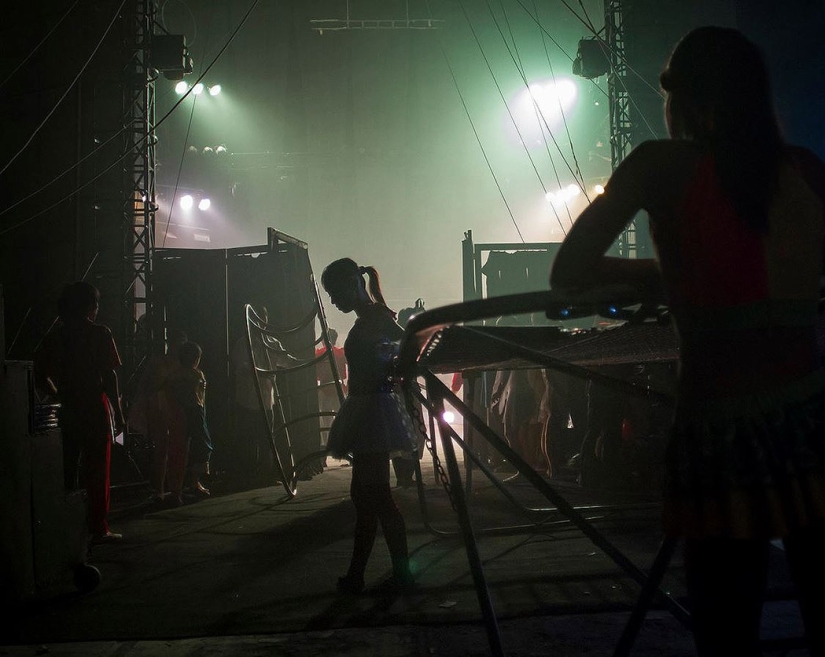 Estar en el personaje: La dura vida cotidiana de los artistas de circo vietnamitas