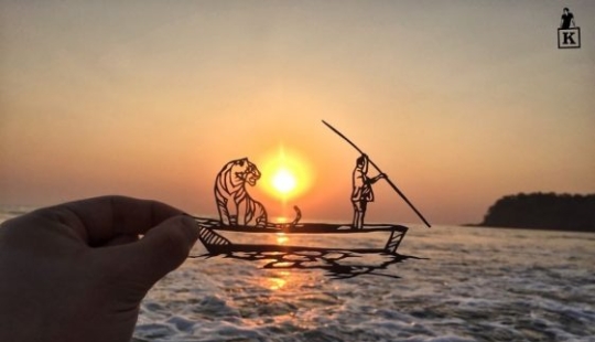 Estas obras fueron realizadas por el artista a partir del papel durante un viaje a la India.