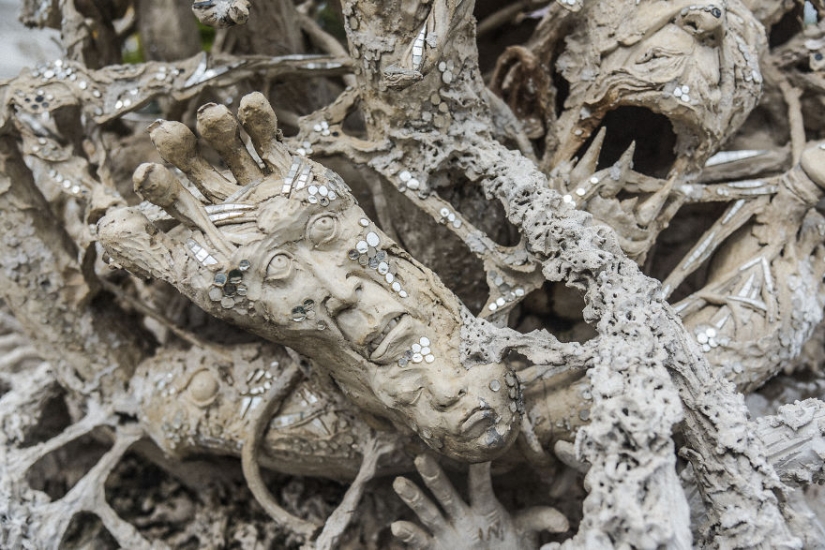 Este templo blanco en Tailandia es el cielo y el infierno