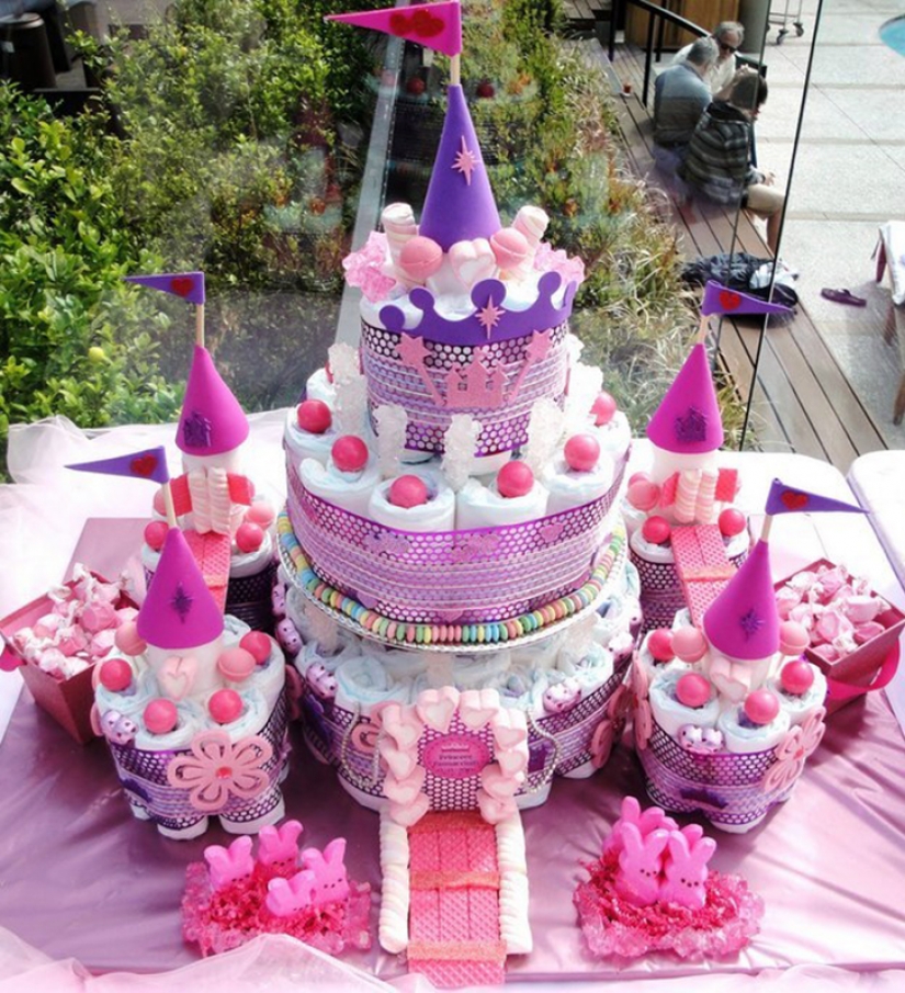 Estructuras impensables hechas de pañales para bebés para futuros padres