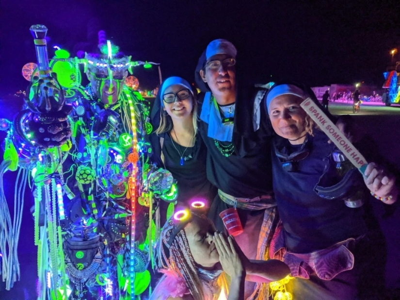 Euforia en medio del desierto: Revelaciones calientes de los participantes del Festival Burning Man Euforia en medio del desierto: Revelaciones calientes de los participantes del Festival Burning Man