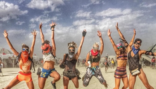 Euforia en medio del desierto: Revelaciones calientes de los participantes del Festival Burning Man Euforia en medio del desierto: Revelaciones calientes de los participantes del Festival Burning Man