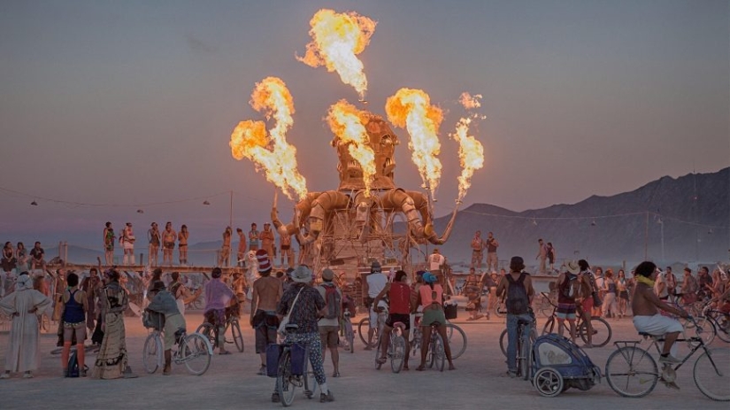 Euphoria in the middle of the desert: Hot revelations of Burning Man Festival participants Euphoria in the middle of the desert: Hot revelations of Burning Man Festival participants