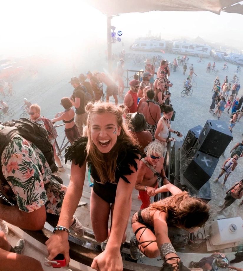 Euphoria in the middle of the desert: Hot revelations of Burning Man Festival participants Euphoria in the middle of the desert: Hot revelations of Burning Man Festival participants