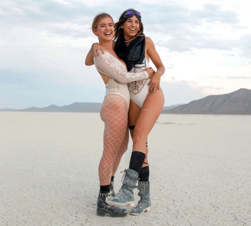 Euphoria in the middle of the desert: Hot revelations of Burning Man Festival participants Euphoria in the middle of the desert: Hot revelations of Burning Man Festival participants