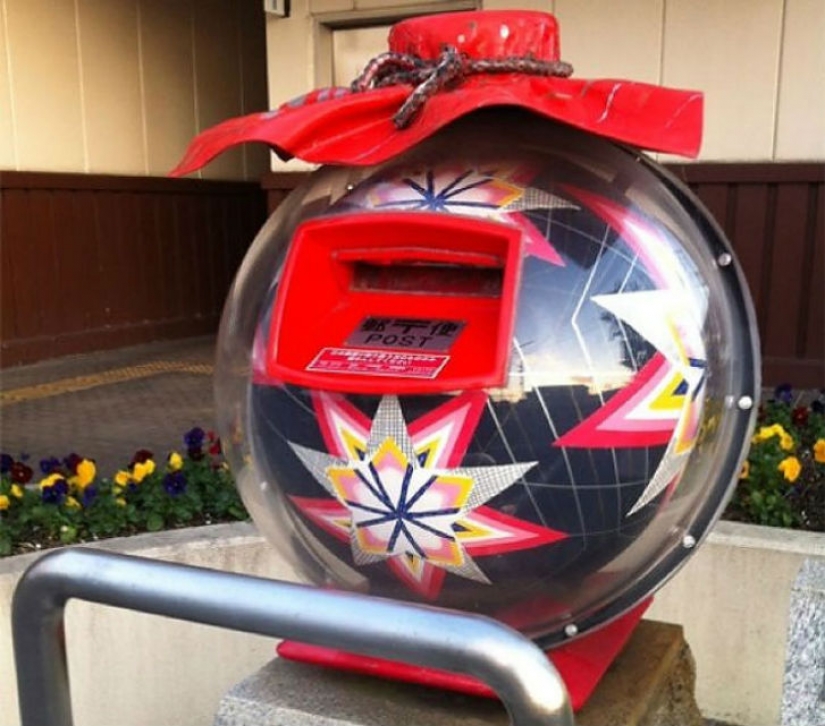 Even mailboxes in Japan are very strange