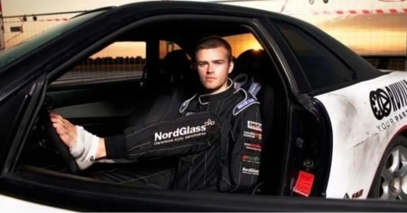 Extremidades perdidas, pero no confianza en sí mismo: un piloto de carreras sin manos entró en el top ten drifters del mundo Extremidades perdidas, pero no confianza en sí mismo: un piloto de carreras sin manos entró en el top ten drifters del mundo