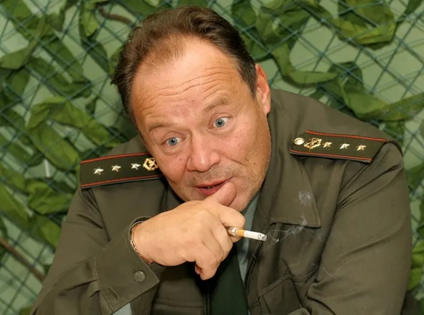 Fake Colonel: Stars who "play war" but didn't serve in the army