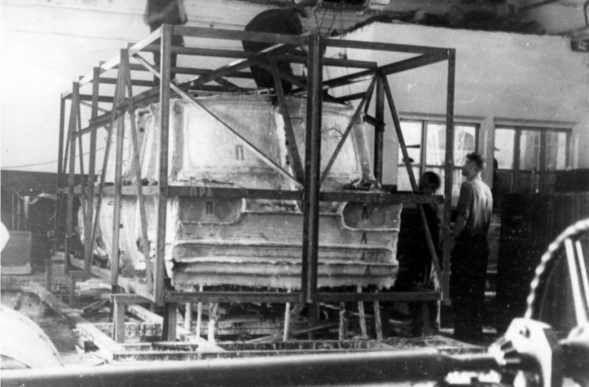 Falso comienzo para el "Comienzo": ¿cuál fue el destino del minibús soviético más hermoso Falso comienzo para el "Comienzo": ¿cuál fue el destino del minibús soviético más hermoso