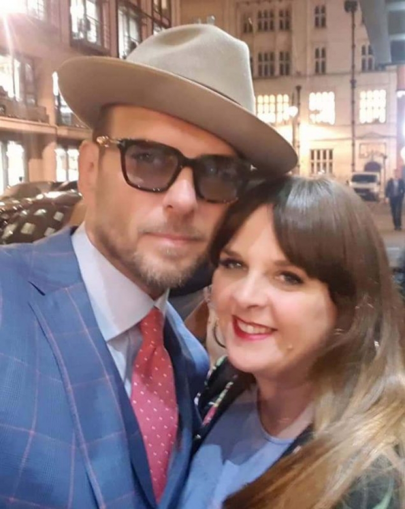 Fanatical love: fans who lost his head and the money from their idols