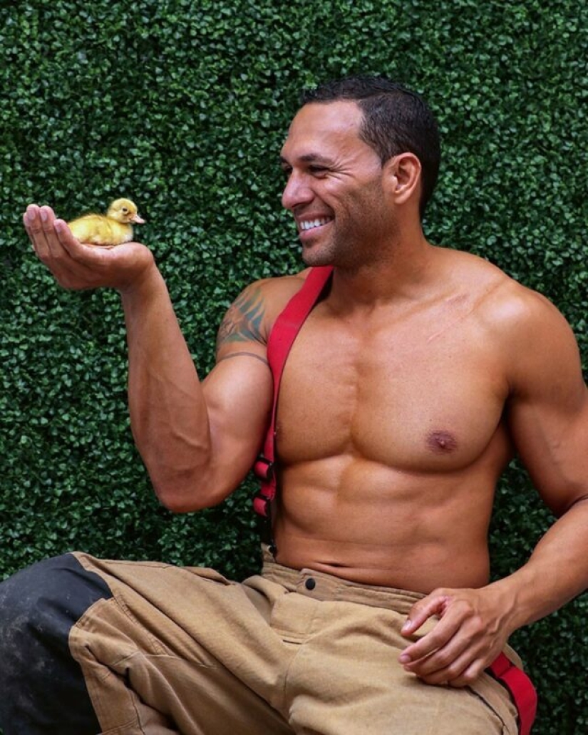 Fire in women's hearts: Australian firefighters have released a calendar for 2022 Fire in women's hearts: Australian firefighters have released a calendar for 2022