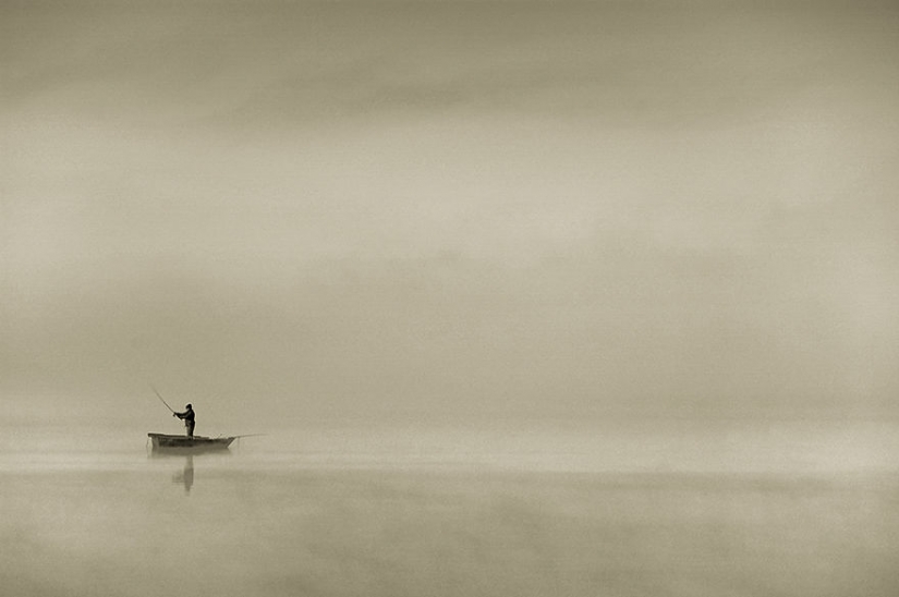 Foggy life on the lake