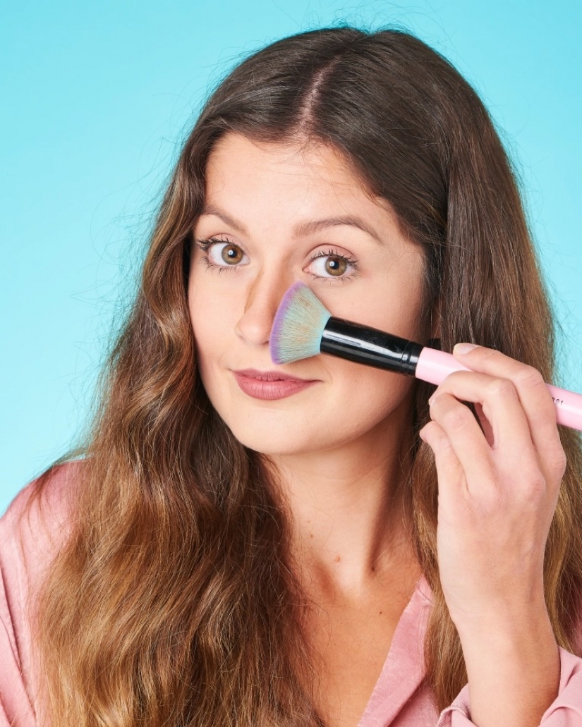 Foil curls and soda instead of powder: do life hacks beauty of TikTok?